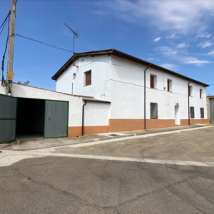 CASA EN VENTA EN REVENGA DE CAMPOS